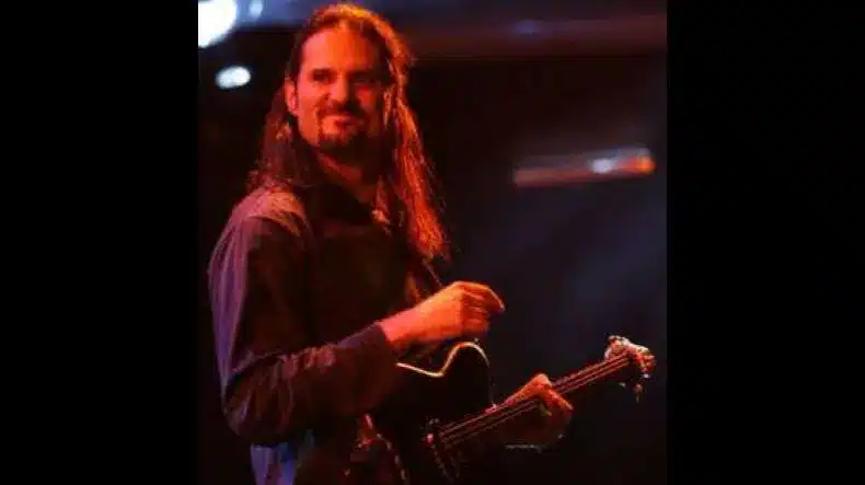 Curso Palhetada Híbrida Saltos Melódicos Funciona? Curso Palhetada Híbrida Saltos Melódicos Vale a Pena?