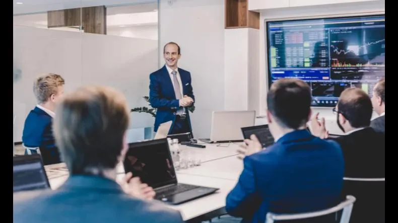 Dash 4.0 Premium de Lucas Guilherme Vale a Pena mesmo?